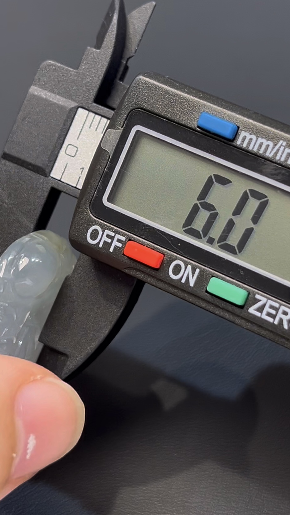 冰透翡翠觀音 · 靈性玉雕 · 編號#549 9 冰透翡翠觀音 · 靈性玉雕 · 編號#549 - Image 9