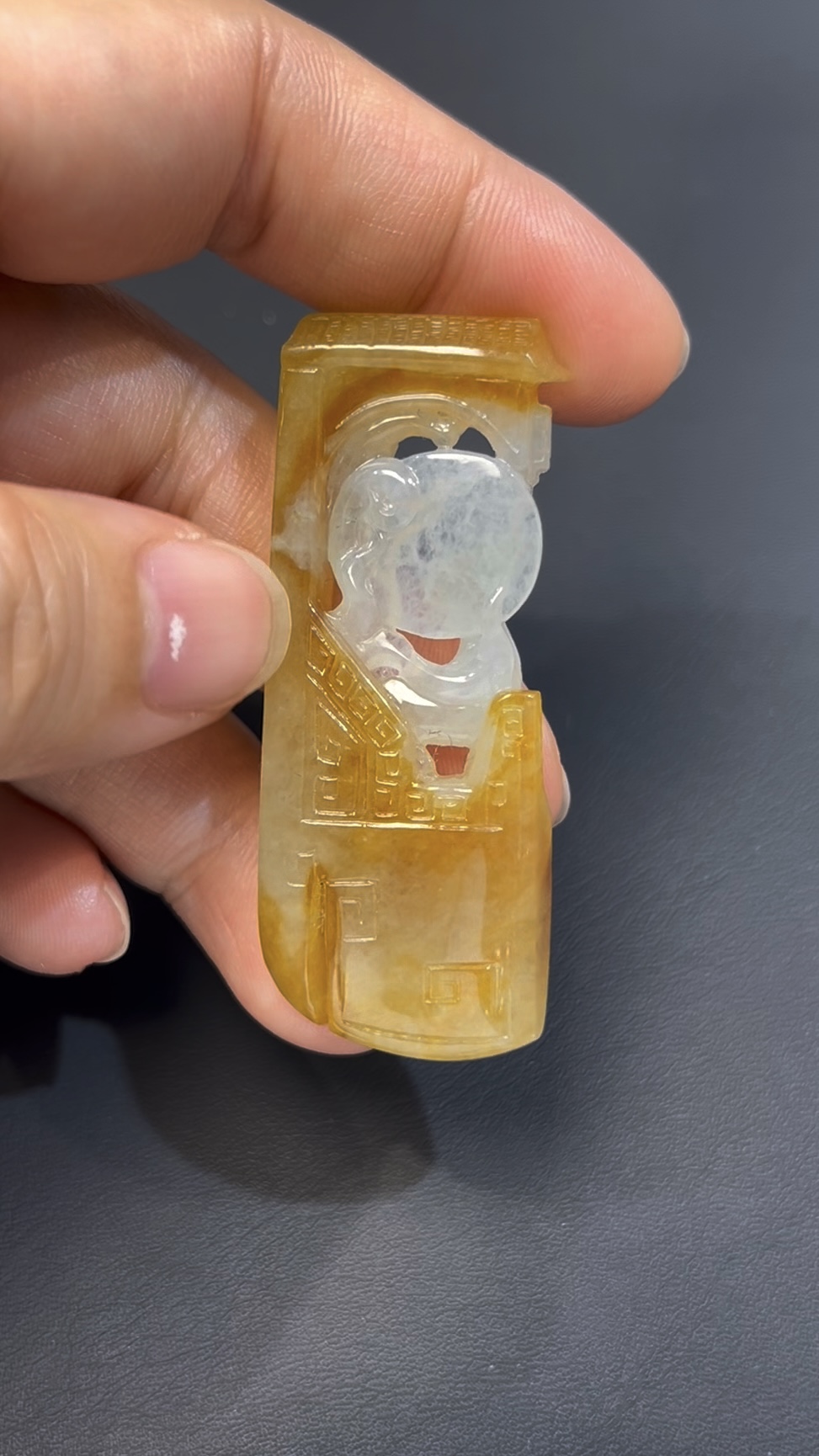 黃翡翡翠九尾狐 · 俏色巧雕 · 望月題材 · 編號#560 4 黃翡翡翠九尾狐 · 俏色巧雕 · 望月題材 · 編號#560 - Image 4