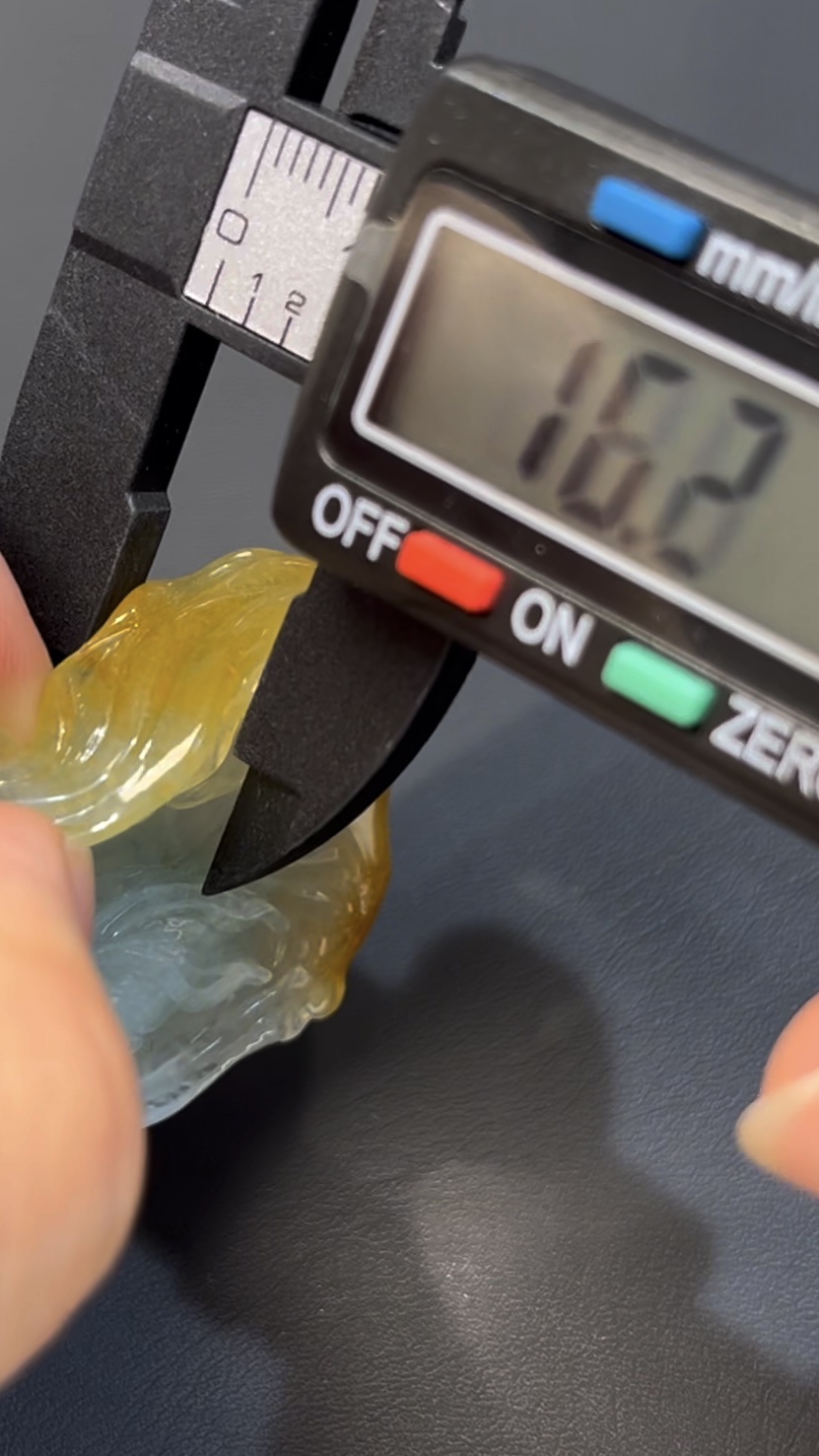 黃翡翡翠 · 俏色站觀音吊墜 · 白玉巧雕 · 編號#565 · 靈性守護 × 福慧圓滿 × 隨身佩戴 5 黃翡翡翠 · 俏色站觀音吊墜 · 白玉巧雕 · 編號#565 · 靈性守護 × 福慧圓滿 × 隨身佩戴 - Image 5