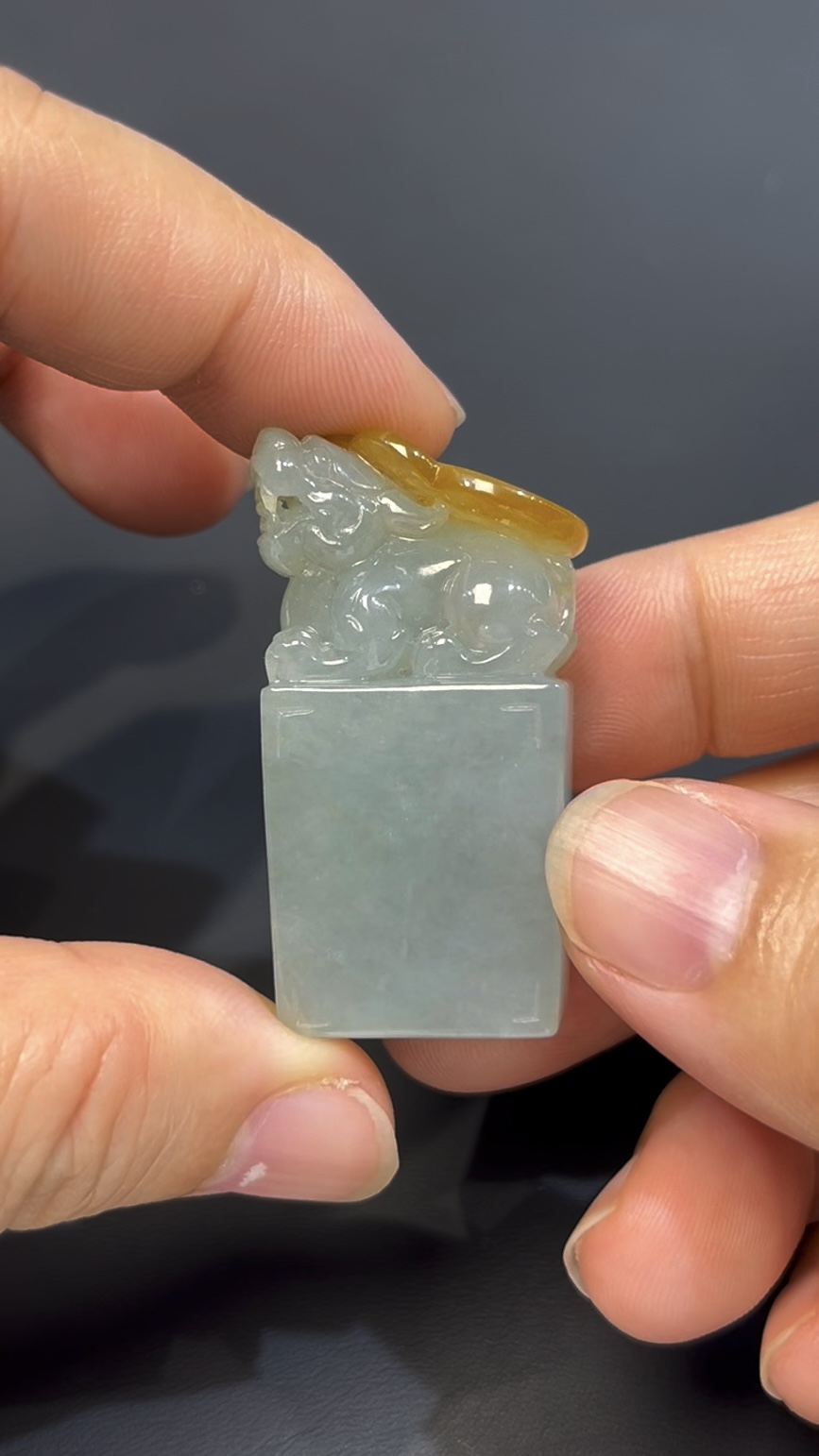 翡翠貔貅印章 · 黃翡銅錢巧雕 · 編號#569 · 招財進寶 × 鎮宅守護 × 收藏精品 7 翡翠貔貅印章 · 黃翡銅錢巧雕 · 編號#569 · 招財進寶 × 鎮宅守護 × 收藏精品 - Image 7