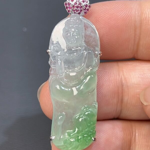 翡翠觀音吊墜 · 編號#571 · 18K紅寶蓮花扣設計 · 慈悲守護 × 富貴蓮華 × 靈性玉佩