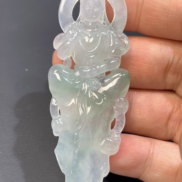鏤空翡翠觀音吊墜 · 編號#575 · 高質玉料 × 精緻鏤空 × 靈性雕刻 · 特色玉雕 × 收藏推薦