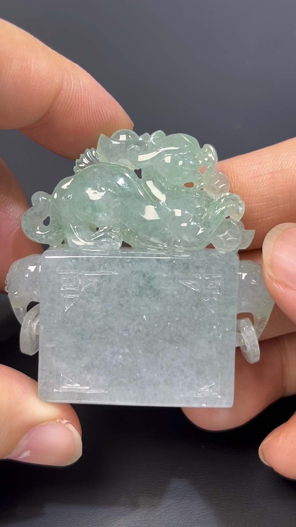 鏤空立體翡翠貔貅印章 · 編號#573 · 高質玉料 × 招財辟邪 × 精品玉雕 · 收藏級翡翠印章推薦 5 鏤空立體翡翠貔貅印章 · 編號#573 · 高質玉料 × 招財辟邪 × 精品玉雕 · 收藏級翡翠印章推薦 - Image 5