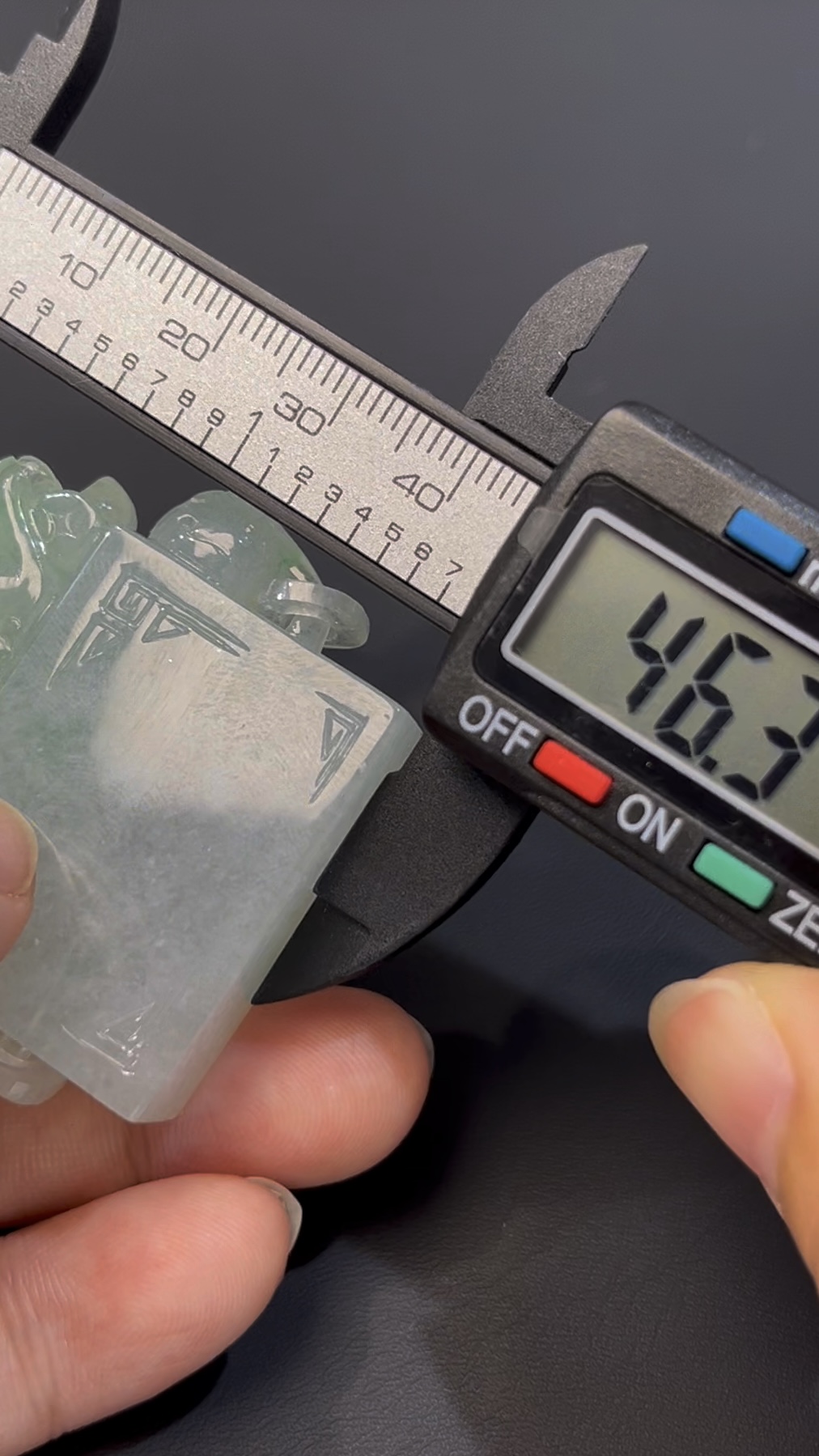 鏤空立體翡翠貔貅印章 · 編號#573 · 高質玉料 × 招財辟邪 × 精品玉雕 · 收藏級翡翠印章推薦 6 鏤空立體翡翠貔貅印章 · 編號#573 · 高質玉料 × 招財辟邪 × 精品玉雕 · 收藏級翡翠印章推薦 - Image 6