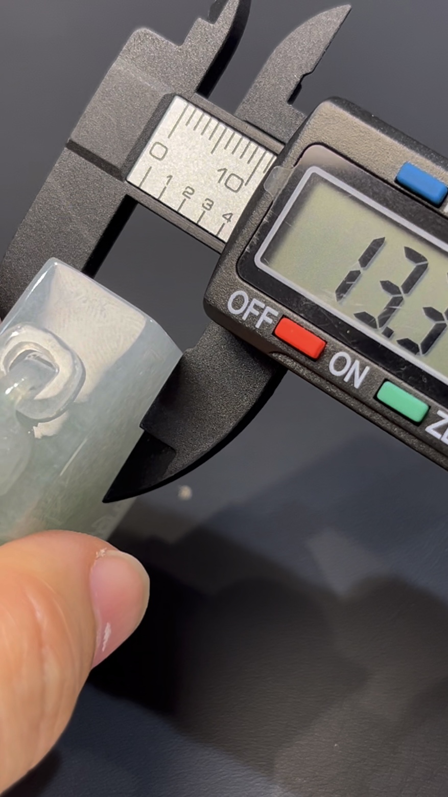 鏤空立體翡翠貔貅印章 · 編號#573 · 高質玉料 × 招財辟邪 × 精品玉雕 · 收藏級翡翠印章推薦 8 鏤空立體翡翠貔貅印章 · 編號#573 · 高質玉料 × 招財辟邪 × 精品玉雕 · 收藏級翡翠印章推薦 - Image 8