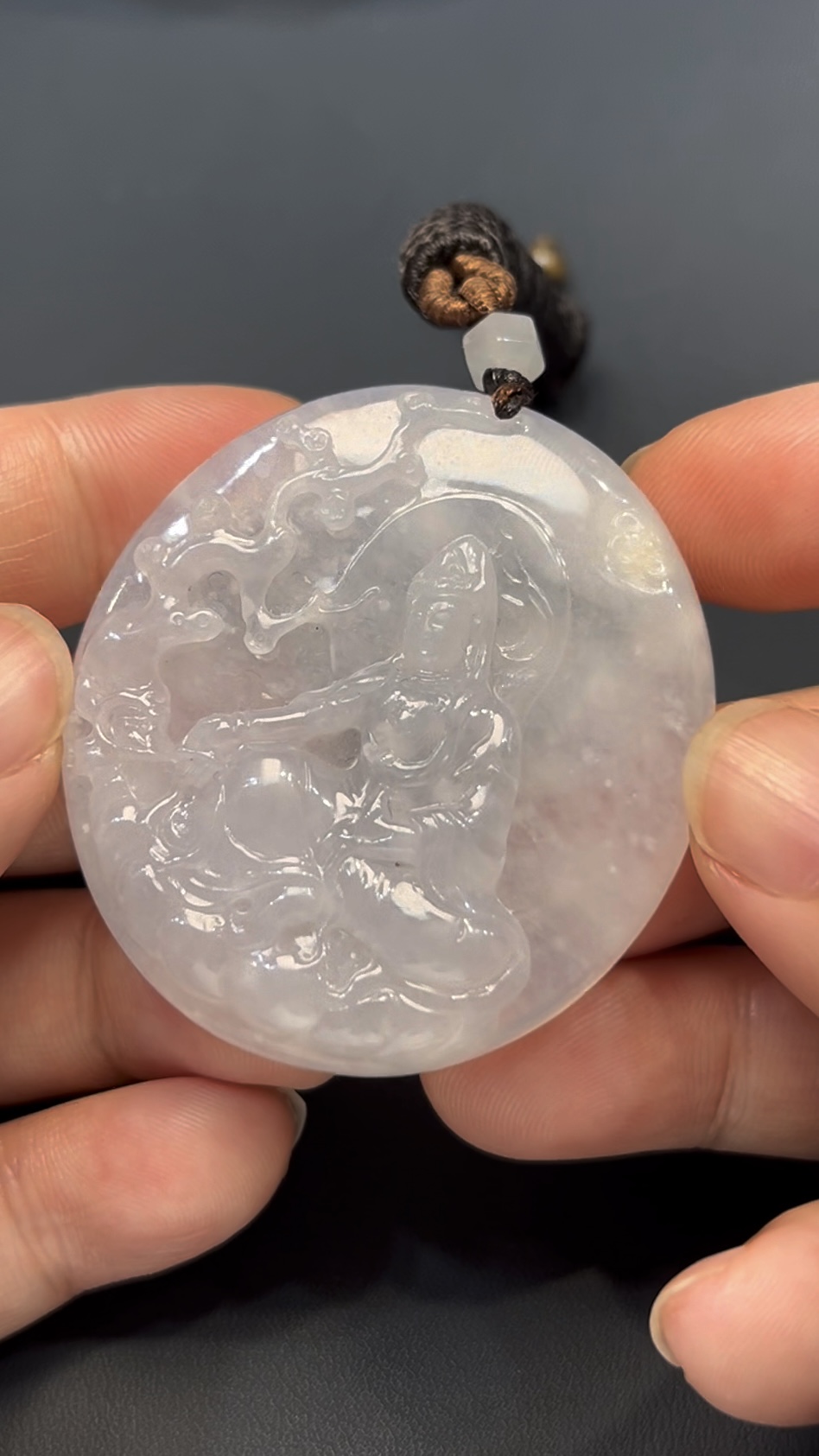 翡翠觀音坐像|高質天然玉料 × 慈悲莊嚴 × 收藏精品|編號 #574 2 翡翠觀音坐像|高質天然玉料 × 慈悲莊嚴 × 收藏精品|編號 #574 - Image 2