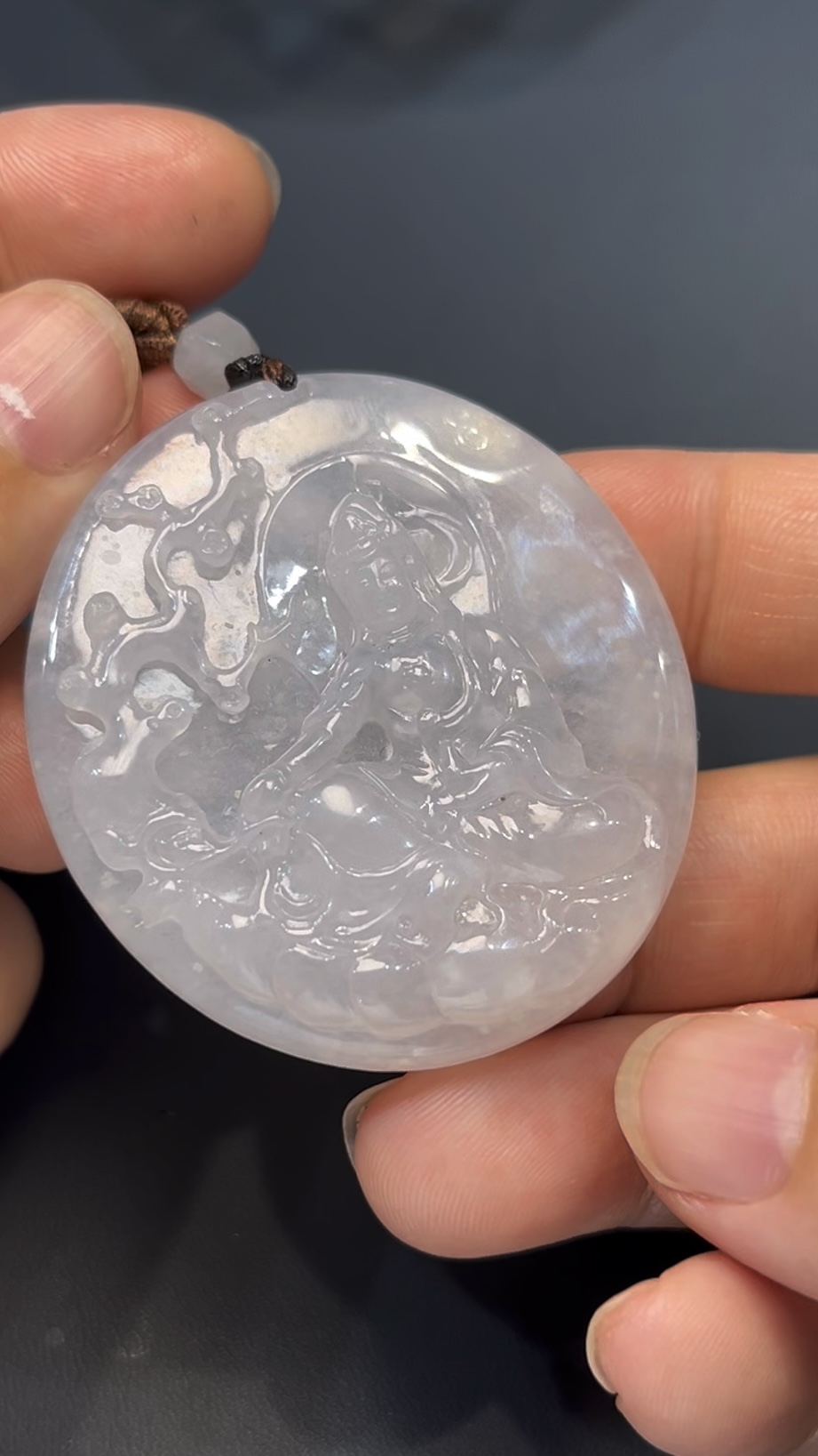 翡翠觀音坐像|高質天然玉料 × 慈悲莊嚴 × 收藏精品|編號 #574 3 翡翠觀音坐像|高質天然玉料 × 慈悲莊嚴 × 收藏精品|編號 #574 - Image 3