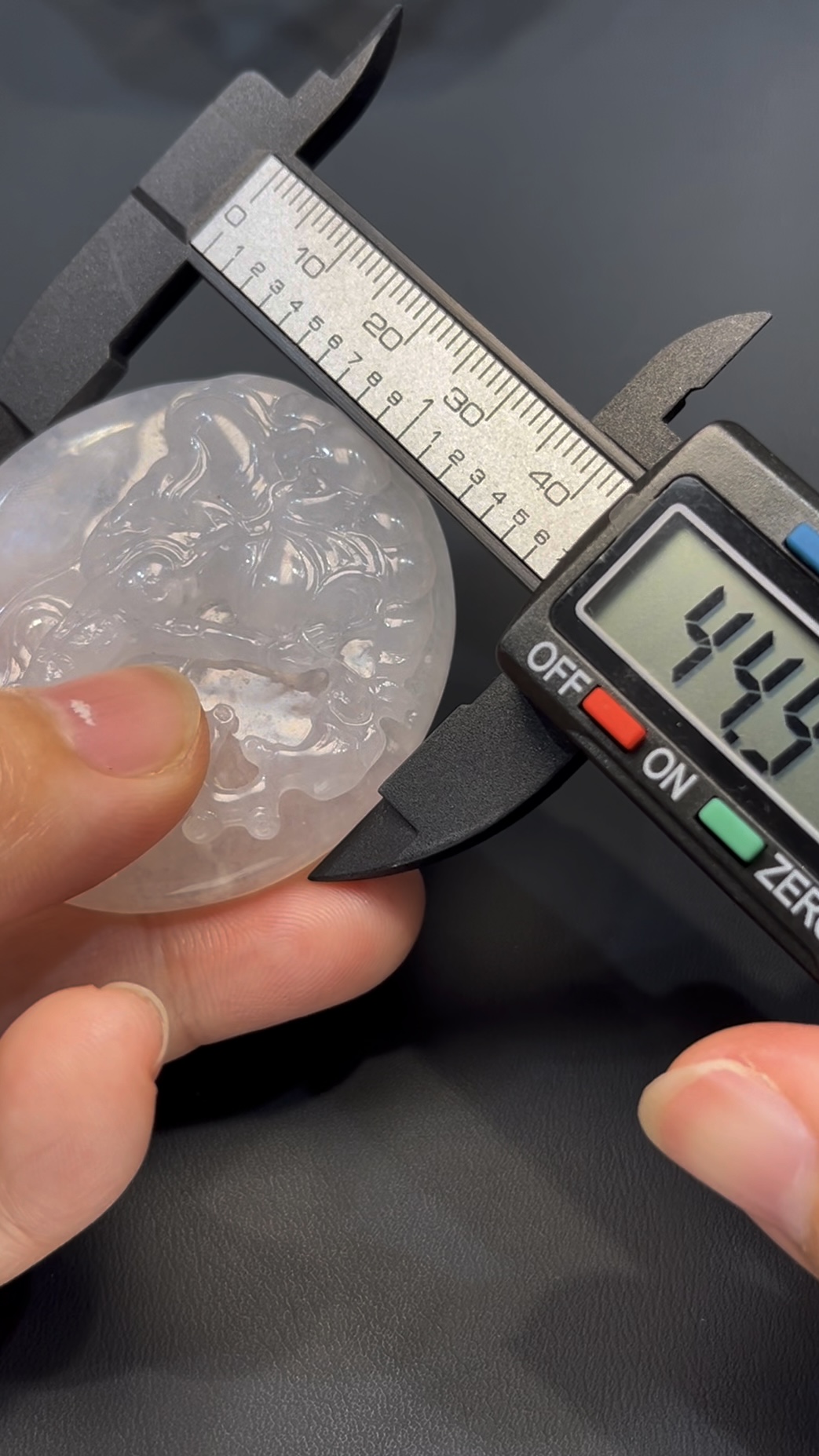 翡翠觀音坐像|高質天然玉料 × 慈悲莊嚴 × 收藏精品|編號 #574 7 翡翠觀音坐像|高質天然玉料 × 慈悲莊嚴 × 收藏精品|編號 #574 - Image 7