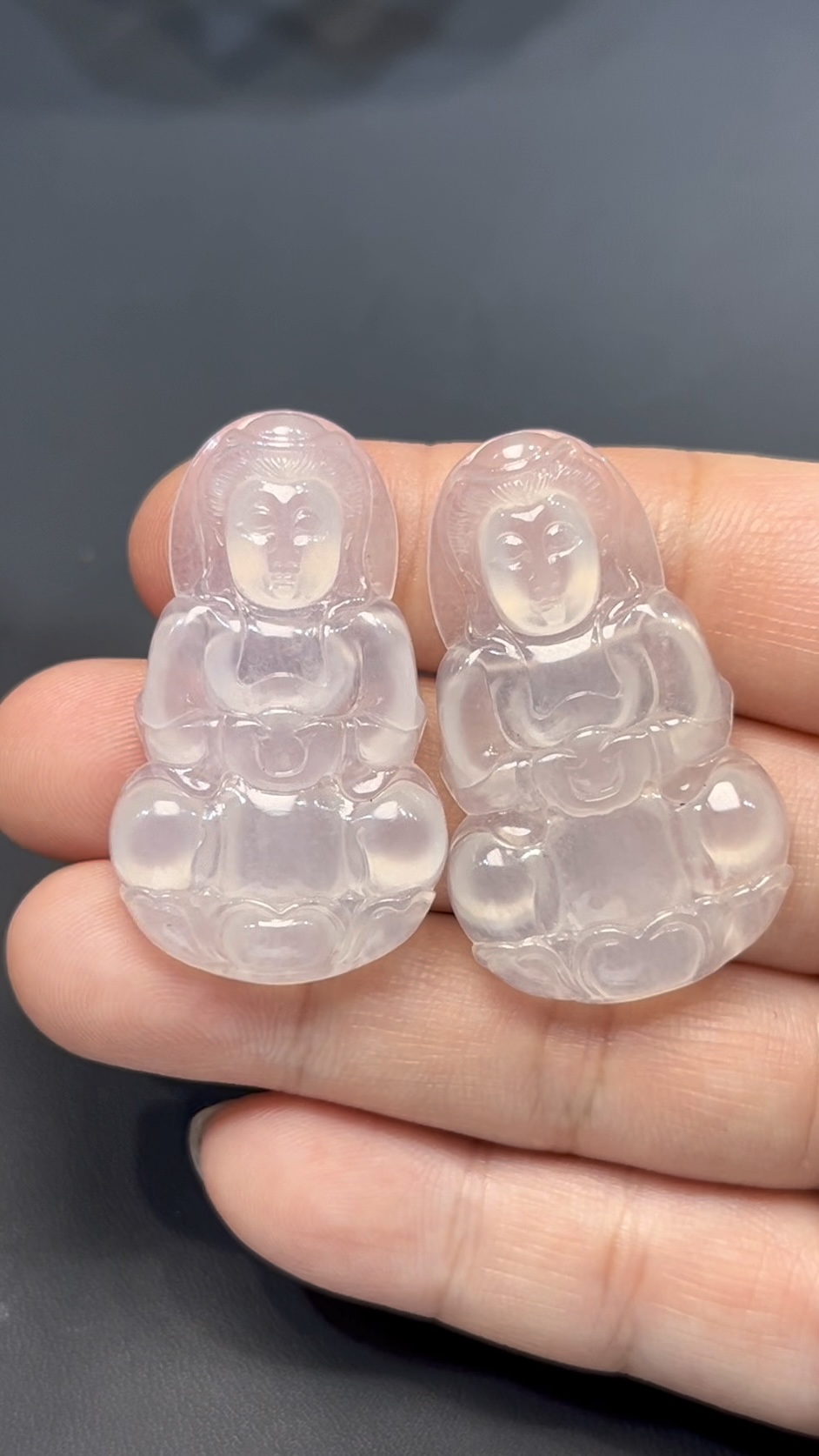 冰透高品質翡翠觀音一對|同料雕刻 × 靈性守護 × 收藏精品|編號 #575 3 冰透高品質翡翠觀音一對|同料雕刻 × 靈性守護 × 收藏精品|編號 #575 - Image 3