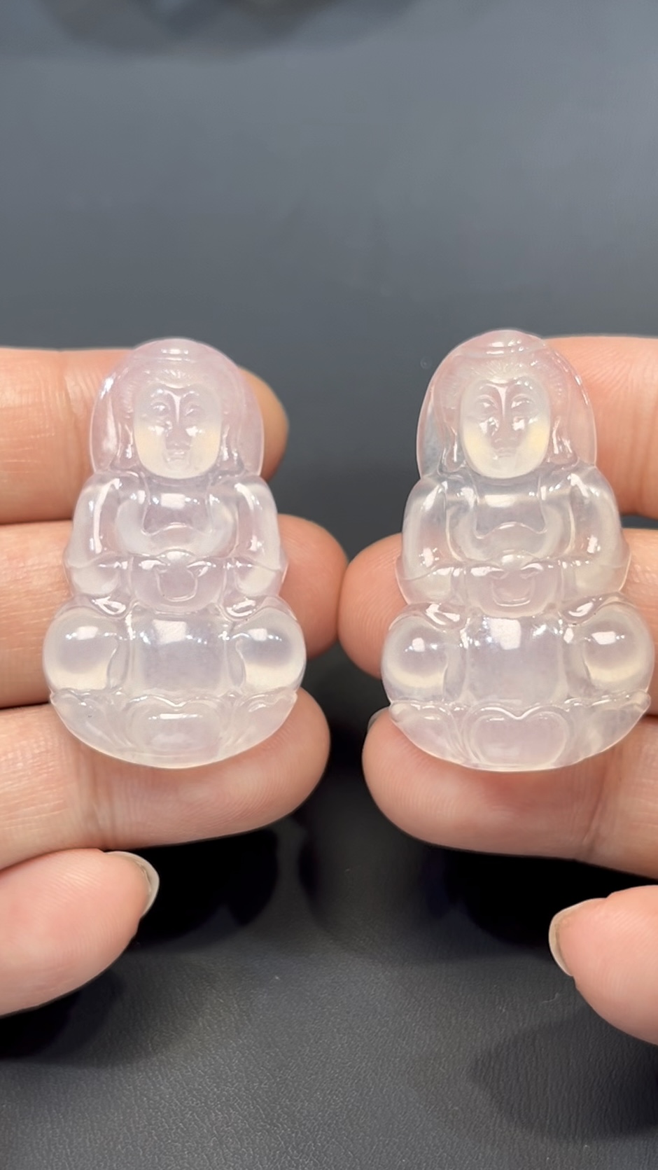 冰透高品質翡翠觀音一對|同料雕刻 × 靈性守護 × 收藏精品|編號 #575 7 冰透高品質翡翠觀音一對|同料雕刻 × 靈性守護 × 收藏精品|編號 #575 - Image 7