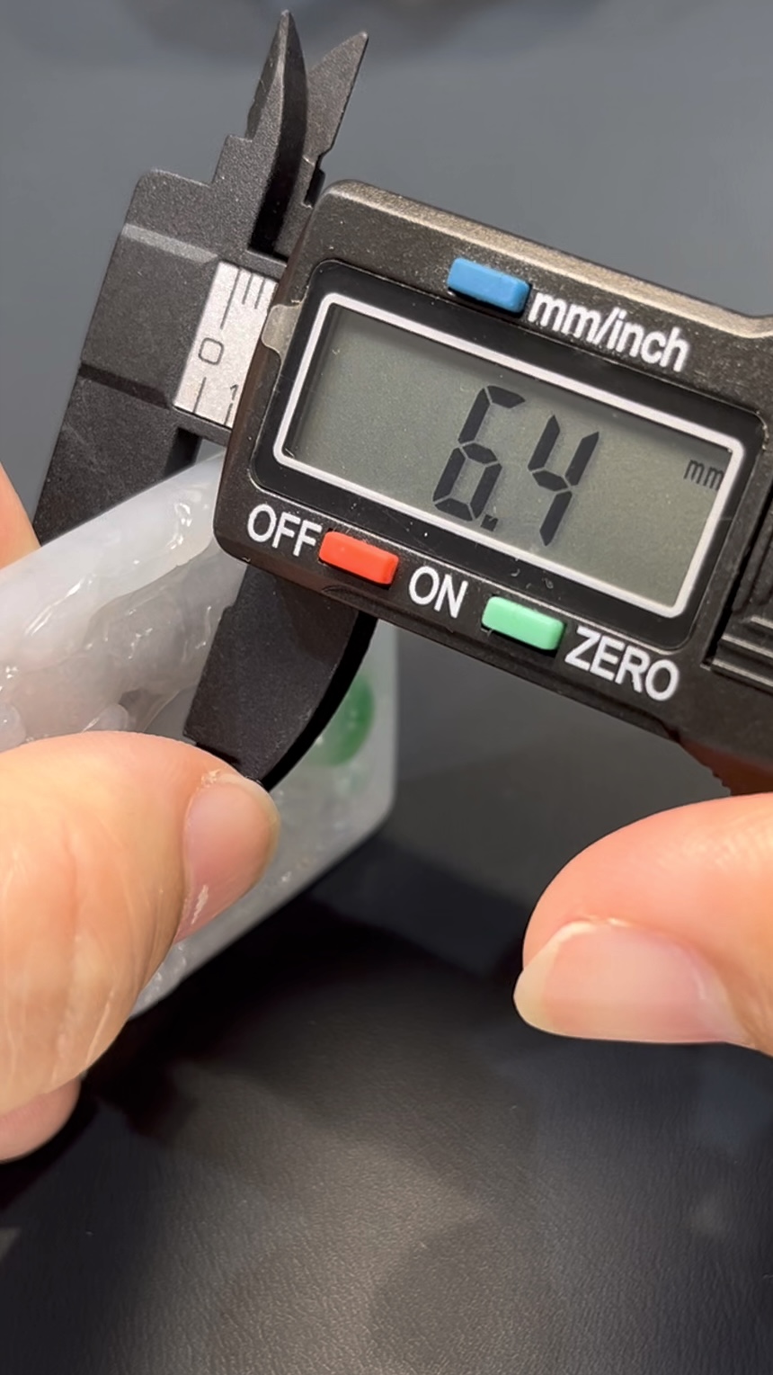 天然翡翠觀音龍牌|立體雕刻|編號#576|站姿觀音守護龍氣 7 天然翡翠觀音龍牌|立體雕刻|編號#576|站姿觀音守護龍氣 - Image 7