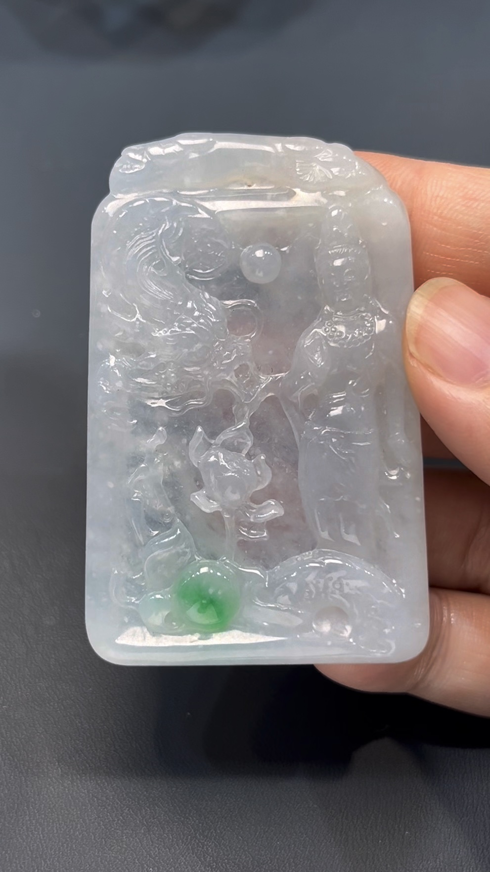 天然翡翠觀音龍牌|立體雕刻|編號#576|站姿觀音守護龍氣 4 天然翡翠觀音龍牌|立體雕刻|編號#576|站姿觀音守護龍氣 - Image 4