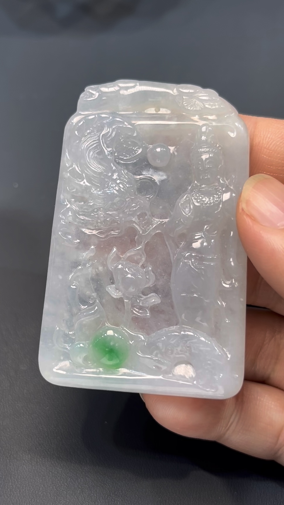 天然翡翠觀音龍牌|立體雕刻|編號#576|站姿觀音守護龍氣 1 天然翡翠觀音龍牌|立體雕刻|編號#576|站姿觀音守護龍氣