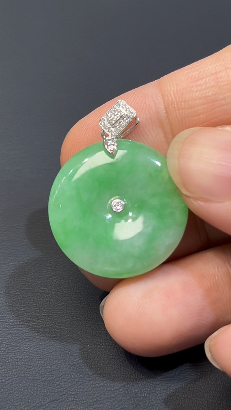 天然翡翠平安扣|綠色翡翠 × 18K白金扣|編號#581|簡約吉祥 × 日常佩戴首選 5 天然翡翠平安扣|綠色翡翠 × 18K白金扣|編號#581|簡約吉祥 × 日常佩戴首選 - Image 5