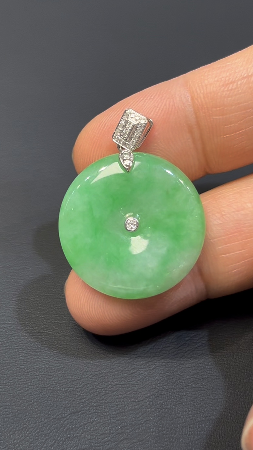 天然翡翠平安扣|綠色翡翠 × 18K白金扣|編號#581|簡約吉祥 × 日常佩戴首選 9 天然翡翠平安扣|綠色翡翠 × 18K白金扣|編號#581|簡約吉祥 × 日常佩戴首選 - Image 9