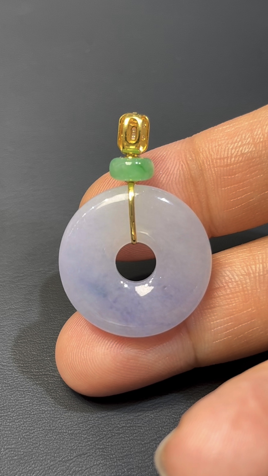 紫羅蘭翡翠平安環吊墜|編號#590|天然翡翠 × 18K黃金扣|圓滿平安 × 高貴典雅翡翠推薦 7 紫羅蘭翡翠平安環吊墜|編號#590|天然翡翠 × 18K黃金扣|圓滿平安 × 高貴典雅翡翠推薦 - Image 7
