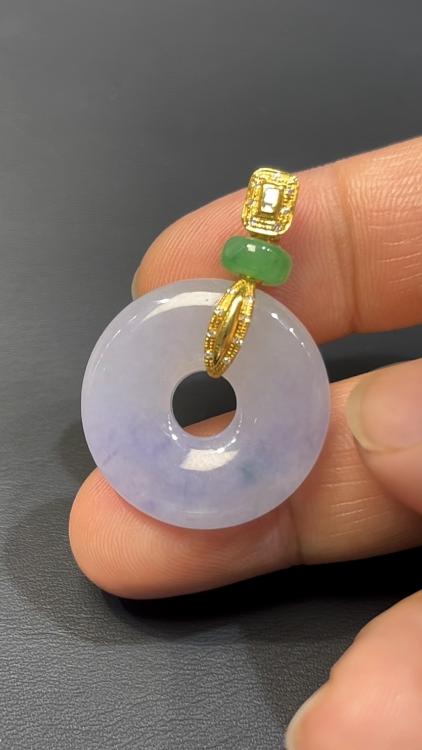 紫羅蘭翡翠平安環吊墜|編號#590|天然翡翠 × 18K黃金扣|圓滿平安 × 高貴典雅翡翠推薦 9 紫羅蘭翡翠平安環吊墜|編號#590|天然翡翠 × 18K黃金扣|圓滿平安 × 高貴典雅翡翠推薦 - Image 9