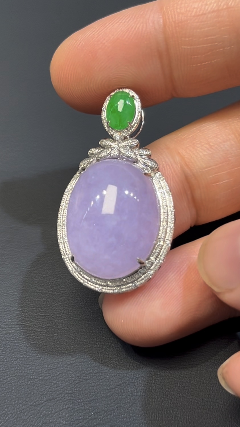 紫羅蘭翡翠蛋面吊墜|編號#592|天然翡翠 × 18K白金扣|高貴典雅 × 女性氣質翡翠推薦 6 紫羅蘭翡翠蛋面吊墜|編號#592|天然翡翠 × 18K白金扣|高貴典雅 × 女性氣質翡翠推薦 - Image 6