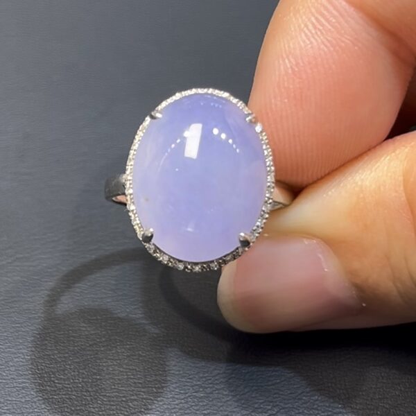 紫羅蘭翡翠蛋面戒指｜編號#593｜天然翡翠 × 18K白金戒托｜高貴典雅 × 女性翡翠戒指推薦