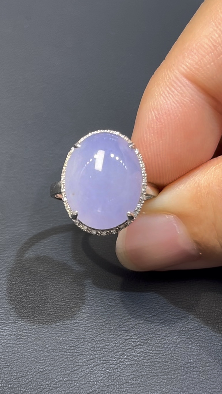 紫羅蘭翡翠蛋面戒指|編號#593|天然翡翠 × 18K白金戒托|高貴典雅 × 女性翡翠戒指推薦 2 紫羅蘭翡翠蛋面戒指|編號#593|天然翡翠 × 18K白金戒托|高貴典雅 × 女性翡翠戒指推薦 - Image 2