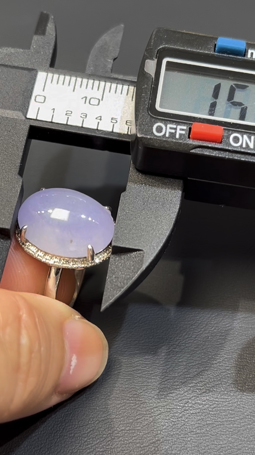 紫羅蘭翡翠蛋面戒指|編號#593|天然翡翠 × 18K白金戒托|高貴典雅 × 女性翡翠戒指推薦 3 紫羅蘭翡翠蛋面戒指|編號#593|天然翡翠 × 18K白金戒托|高貴典雅 × 女性翡翠戒指推薦 - Image 3