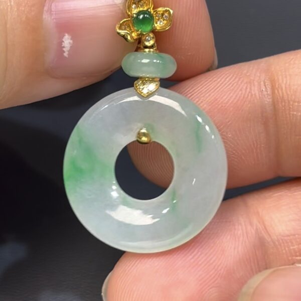 飄綠花翡翠平安環｜好種水潤 × 18K黃金鑲嵌 × 圓滿守護｜編號 #600