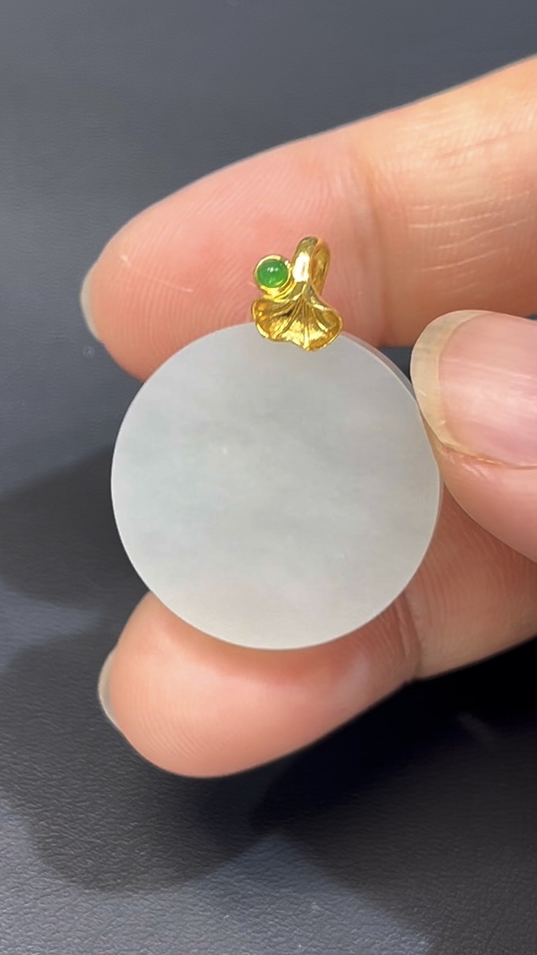 白色翡翠無事牌|留白美學 × 18K黃金鑲嵌 × 無事即福|編號 #601 7 白色翡翠無事牌|留白美學 × 18K黃金鑲嵌 × 無事即福|編號 #601 - Image 7