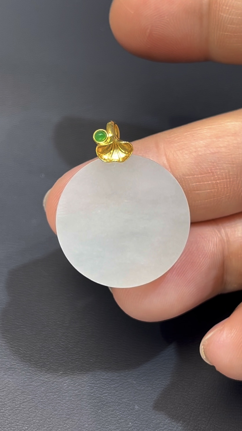 白色翡翠無事牌|留白美學 × 18K黃金鑲嵌 × 無事即福|編號 #601 8 白色翡翠無事牌|留白美學 × 18K黃金鑲嵌 × 無事即福|編號 #601 - Image 8