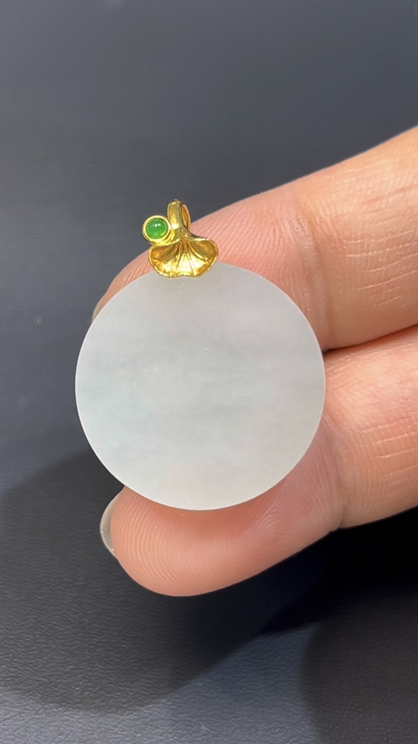 白色翡翠無事牌|留白美學 × 18K黃金鑲嵌 × 無事即福|編號 #601 9 白色翡翠無事牌|留白美學 × 18K黃金鑲嵌 × 無事即福|編號 #601 - Image 9