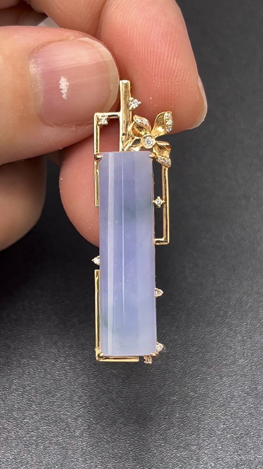 翡翠竹節吊墜|18K黃金幾何扣 × 節節高升寓意|編號 #607 1 翡翠竹節吊墜|18K黃金幾何扣 × 節節高升寓意|編號 #607