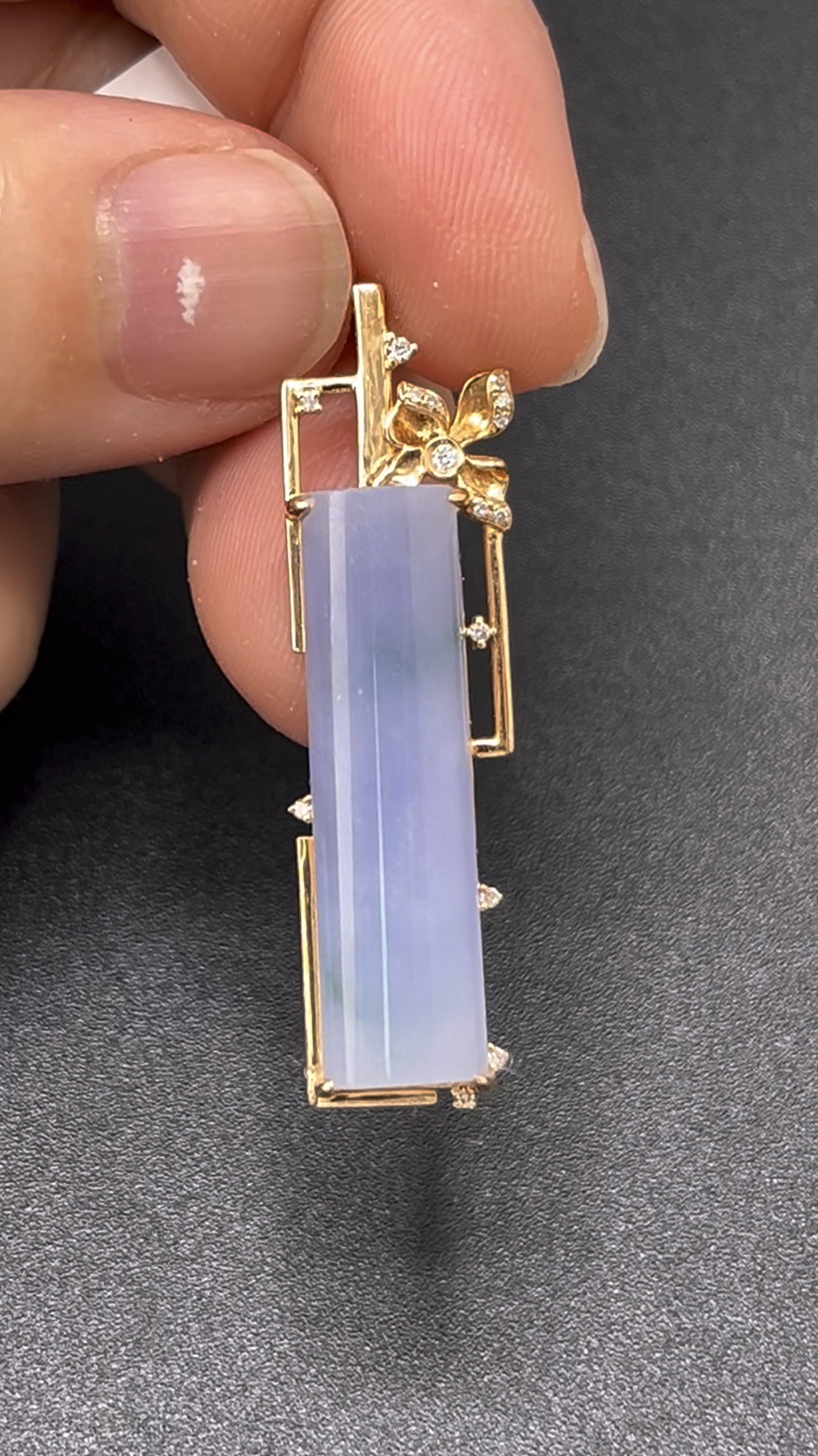 翡翠竹節吊墜|18K黃金幾何扣 × 節節高升寓意|編號 #607 4 翡翠竹節吊墜|18K黃金幾何扣 × 節節高升寓意|編號 #607 - Image 4