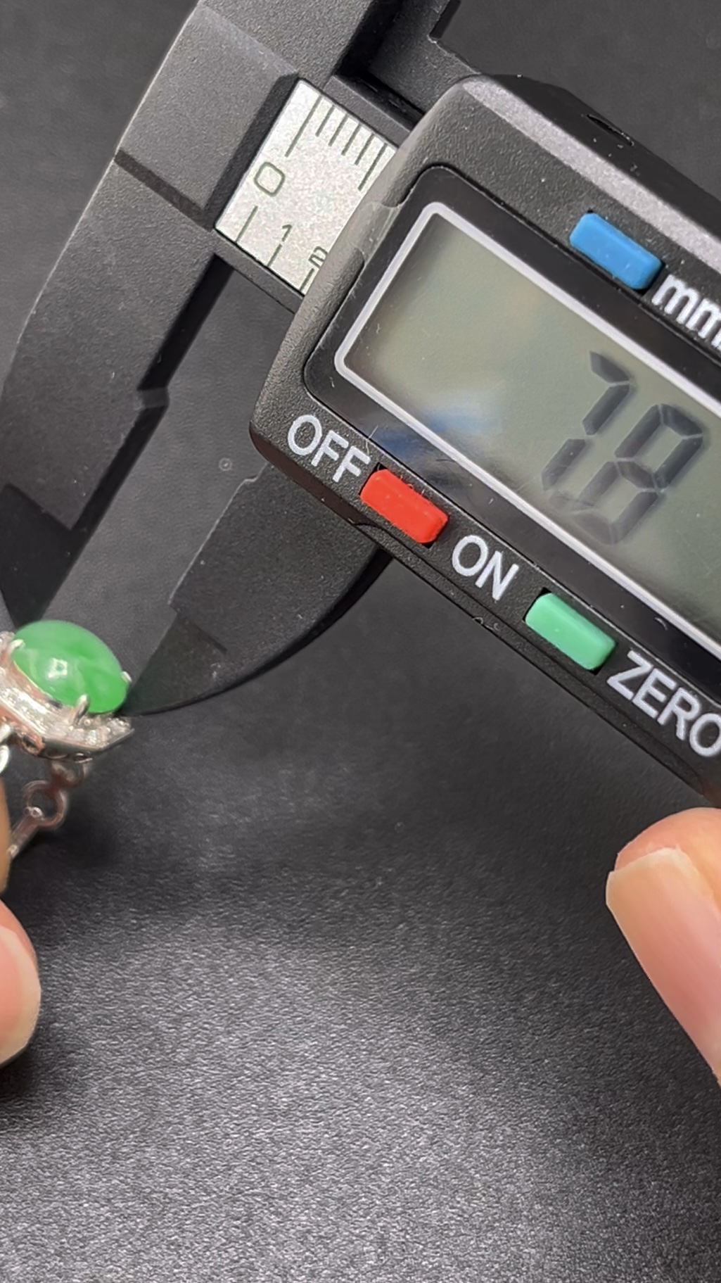 18K白金翡翠戒指 鑽石圍邊 八邊形幾何造型 限量精品|編號 #610 8 18K白金翡翠戒指 鑽石圍邊 八邊形幾何造型 限量精品|編號 #610 - Image 8