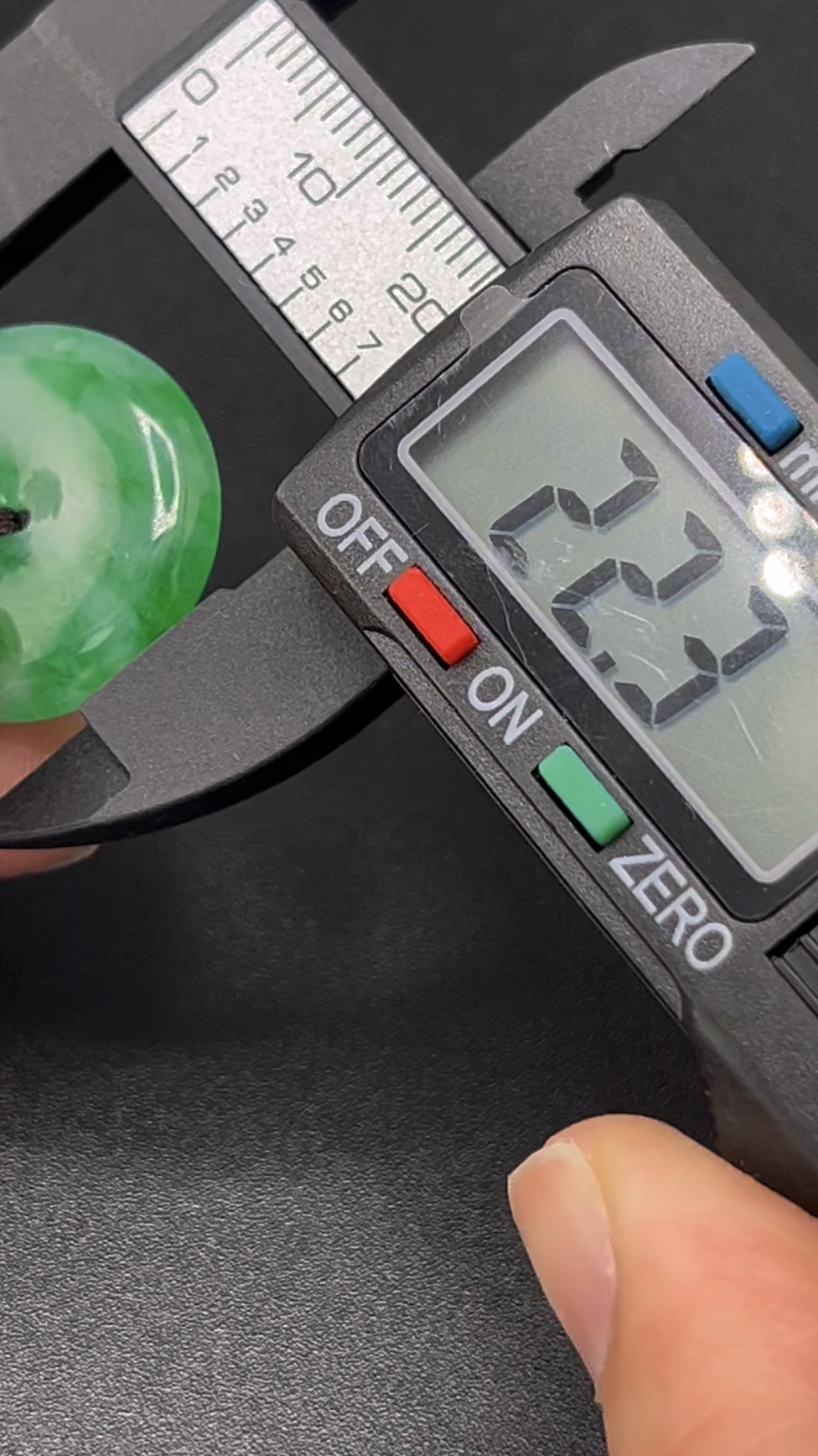 種質佳翡翠平安扣|天然綠色圓形玉飾 編號#612 吉祥守護 8 種質佳翡翠平安扣|天然綠色圓形玉飾 編號#612 吉祥守護 - Image 8