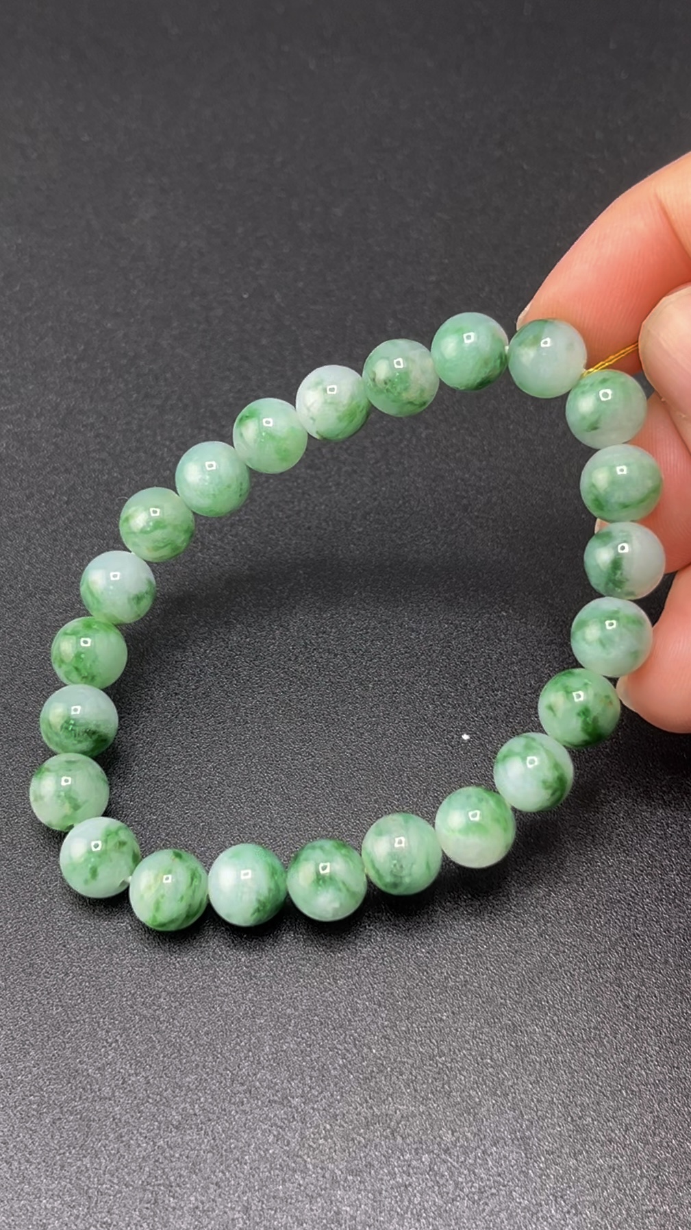 翡翠精品推薦|編號#613 綠色圓珠手串 展現女性靈性與時尚 5 翡翠精品推薦|編號#613 綠色圓珠手串 展現女性靈性與時尚 - Image 5