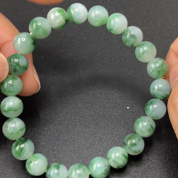 翡翠精品推薦｜編號#613 綠色圓珠手串 展現女性靈性與時尚