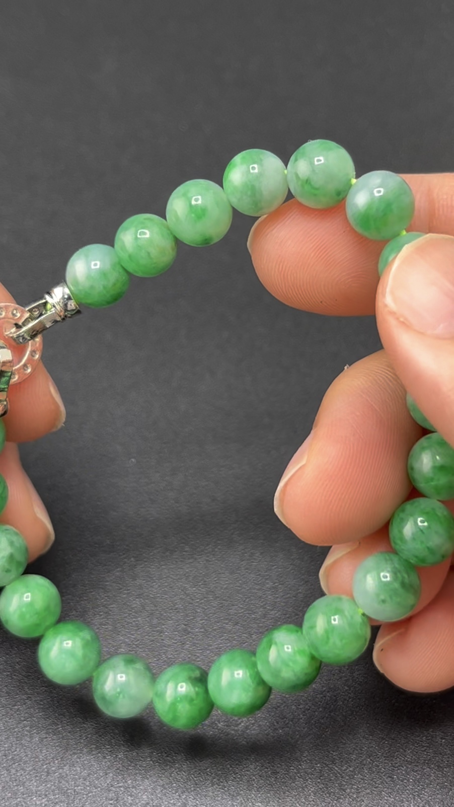 翡翠精品推薦|編號#614 綠色圓珠手串 展現女性靈性與時尚 7 翡翠精品推薦|編號#614 綠色圓珠手串 展現女性靈性與時尚 - Image 7