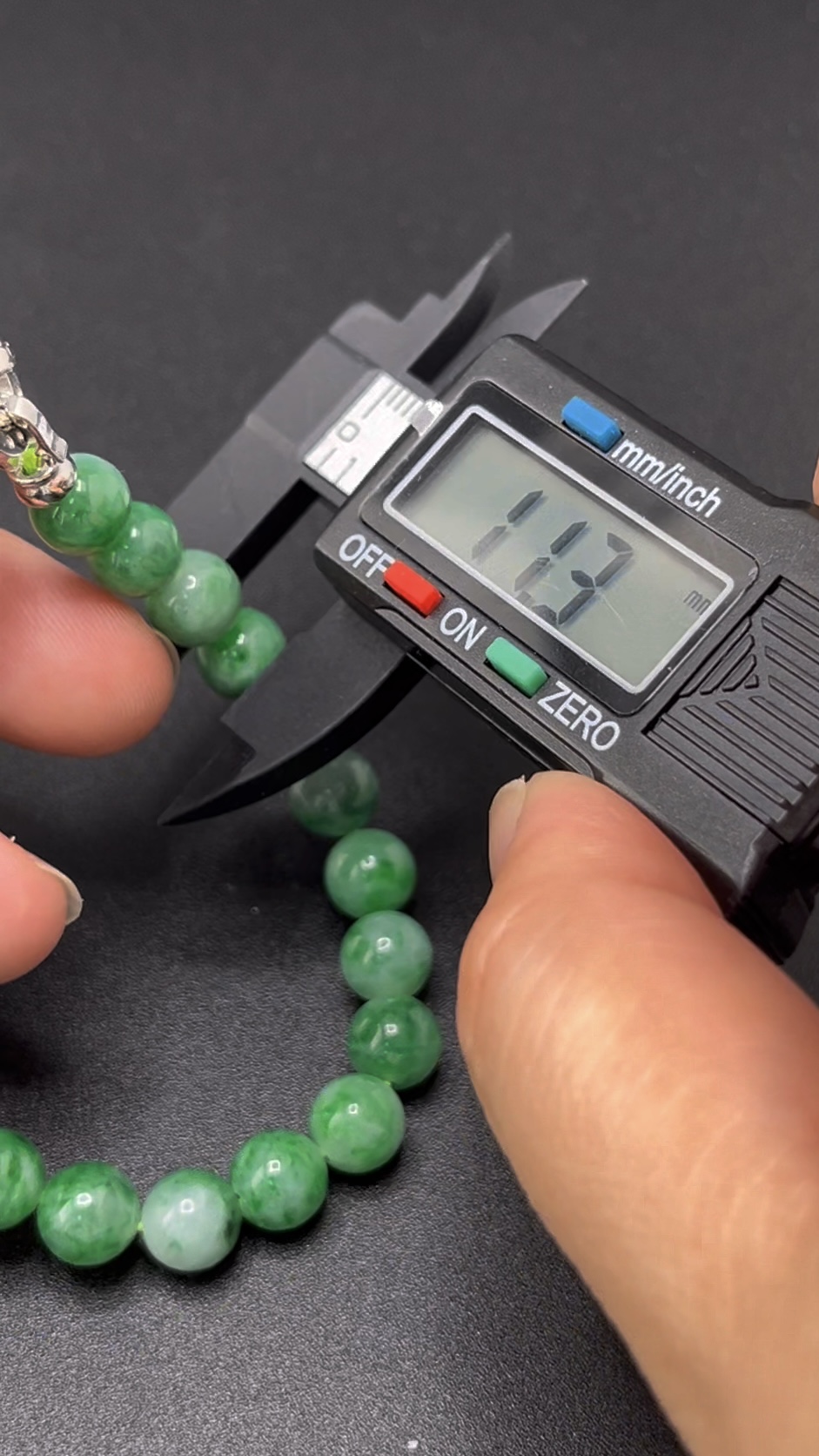 翡翠精品推薦|編號#614 綠色圓珠手串 展現女性靈性與時尚 11 翡翠精品推薦|編號#614 綠色圓珠手串 展現女性靈性與時尚 - Image 11
