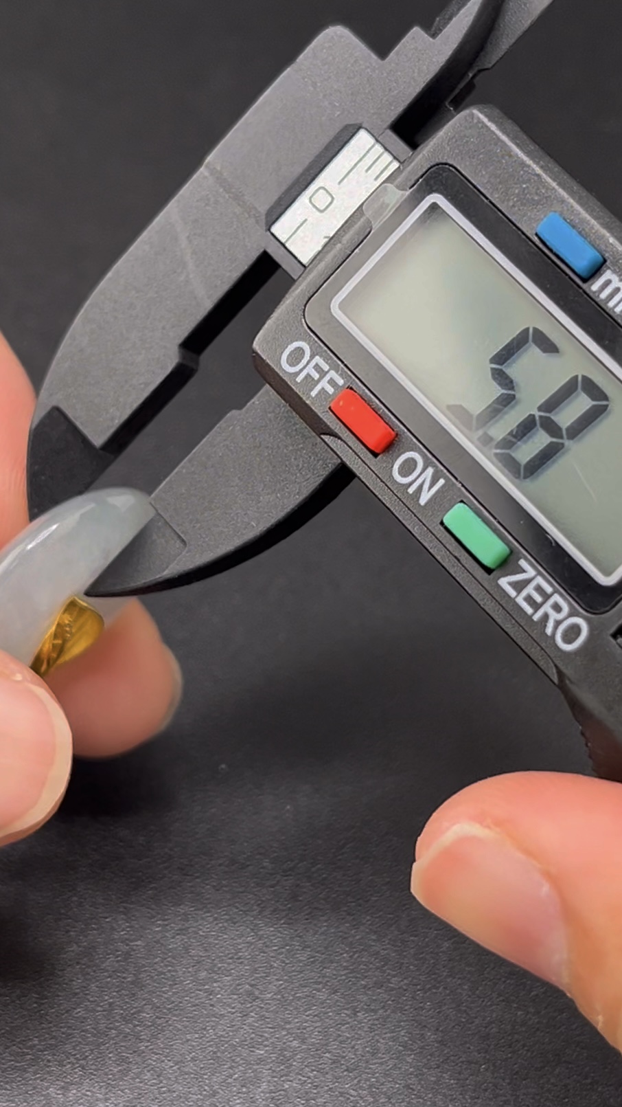 翡翠平安扣吊墜 編號#620|18K黃金樹葉扣頭|純淨玉種 收藏首選 4 翡翠平安扣吊墜 編號#620|18K黃金樹葉扣頭|純淨玉種 收藏首選 - Image 4