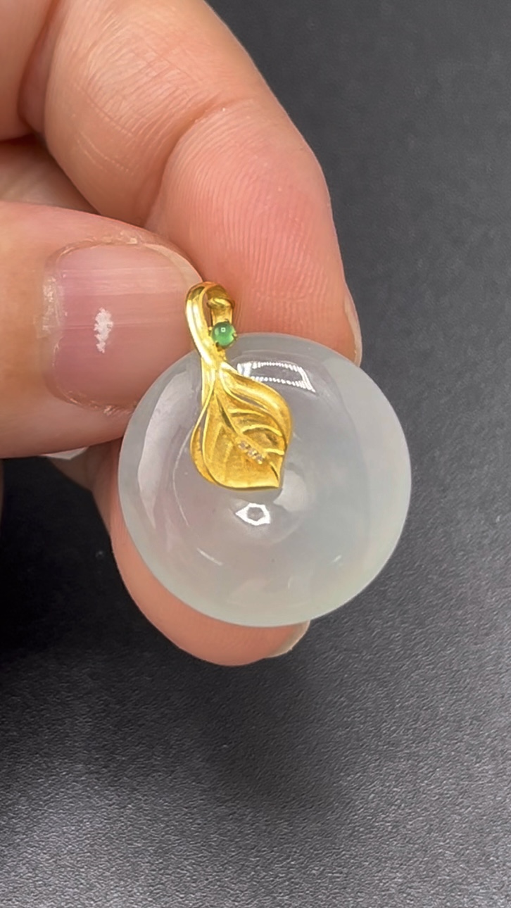 翡翠平安扣吊墜 編號#620|18K黃金樹葉扣頭|純淨玉種 收藏首選 7 翡翠平安扣吊墜 編號#620|18K黃金樹葉扣頭|純淨玉種 收藏首選 - Image 7