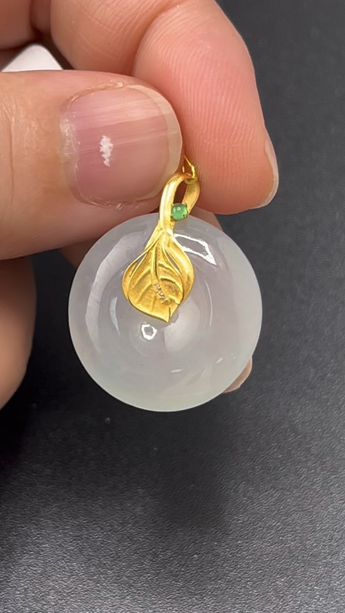 翡翠平安扣吊墜 編號#620|18K黃金樹葉扣頭|純淨玉種 收藏首選 9 翡翠平安扣吊墜 編號#620|18K黃金樹葉扣頭|純淨玉種 收藏首選 - Image 9