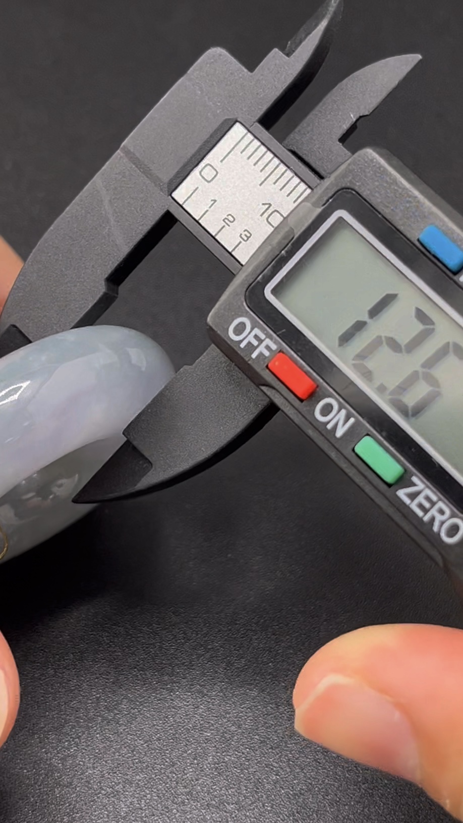 天然紫羅蘭翡翠材質,色澤高雅,質地細膩,象徵尊貴與靈性 編號#624 9 天然紫羅蘭翡翠材質,色澤高雅,質地細膩,象徵尊貴與靈性 編號#624 - Image 9