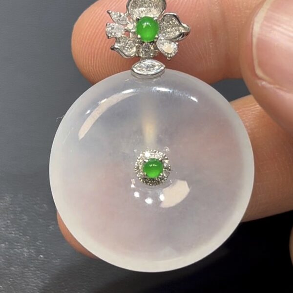 翡翠平安扣吊墜｜天然白翡翠＋18K白金｜花形扣頭設計典雅高貴 編號#627