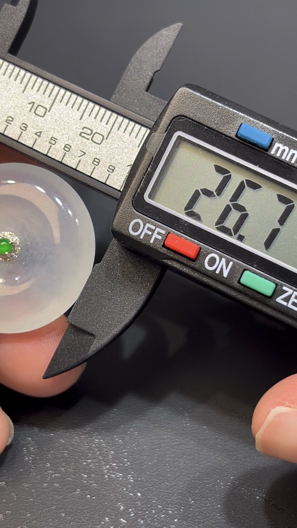 翡翠平安扣吊墜|天然白翡翠+18K白金|花形扣頭設計典雅高貴 編號#627 8 翡翠平安扣吊墜|天然白翡翠+18K白金|花形扣頭設計典雅高貴 編號#627 - Image 8