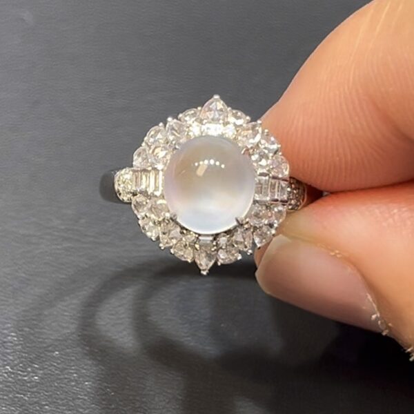 天然翡翠蛋面戒指 18K白金鑲嵌 層層高低錯落鑽石設計 高級珠寶推薦 編號#632