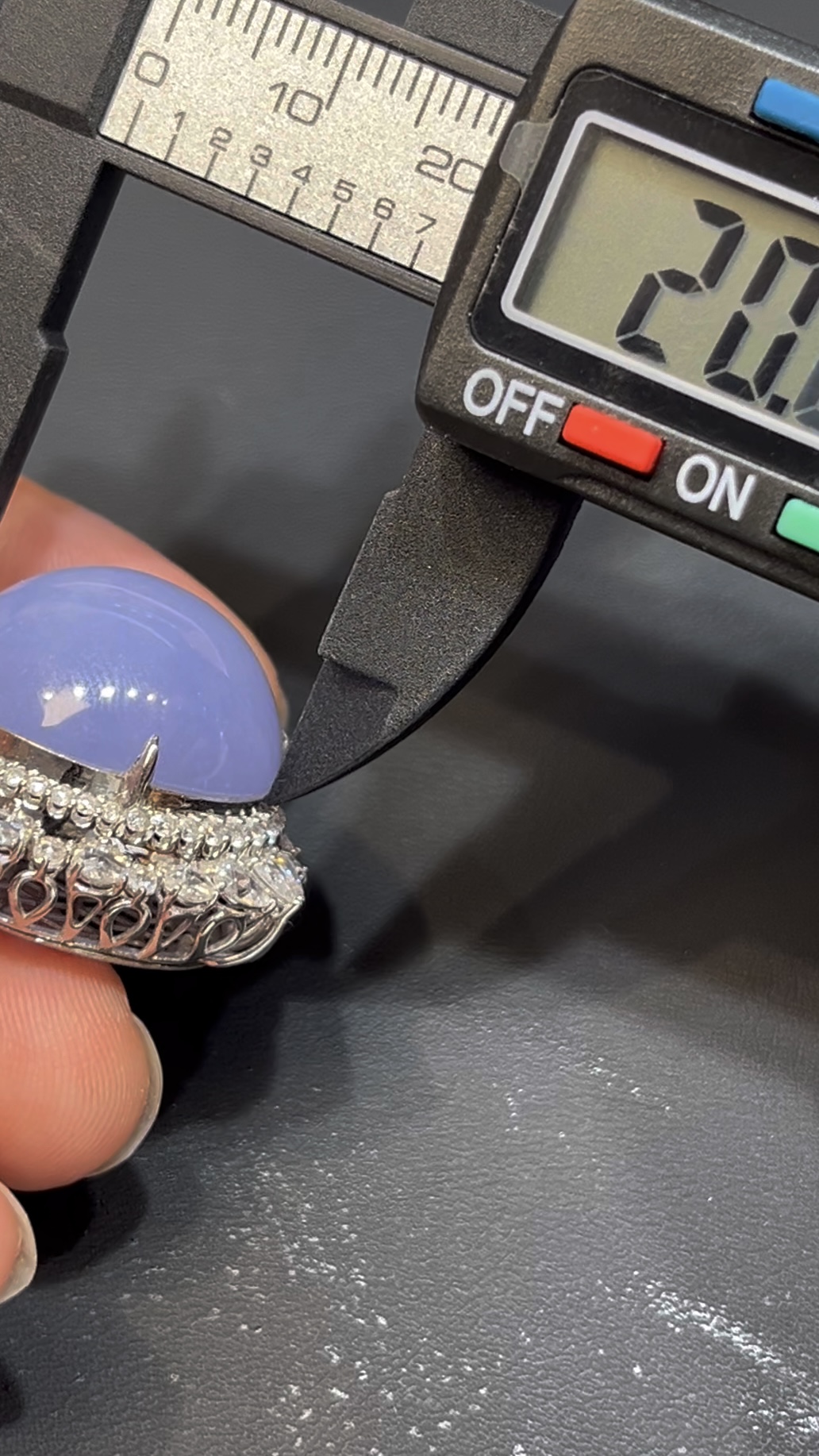 紫翡翠蛋面吊墜 編號633 18K白金鑲嵌 重鑽設計 大尺寸蛋面 高級珠寶推薦 編號#633 7 紫翡翠蛋面吊墜 編號633 18K白金鑲嵌 重鑽設計 大尺寸蛋面 高級珠寶推薦 編號#633 - Image 7