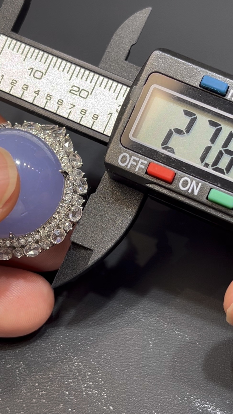 紫翡翠蛋面吊墜 編號633 18K白金鑲嵌 重鑽設計 大尺寸蛋面 高級珠寶推薦 編號#633 10 紫翡翠蛋面吊墜 編號633 18K白金鑲嵌 重鑽設計 大尺寸蛋面 高級珠寶推薦 編號#633 - Image 10