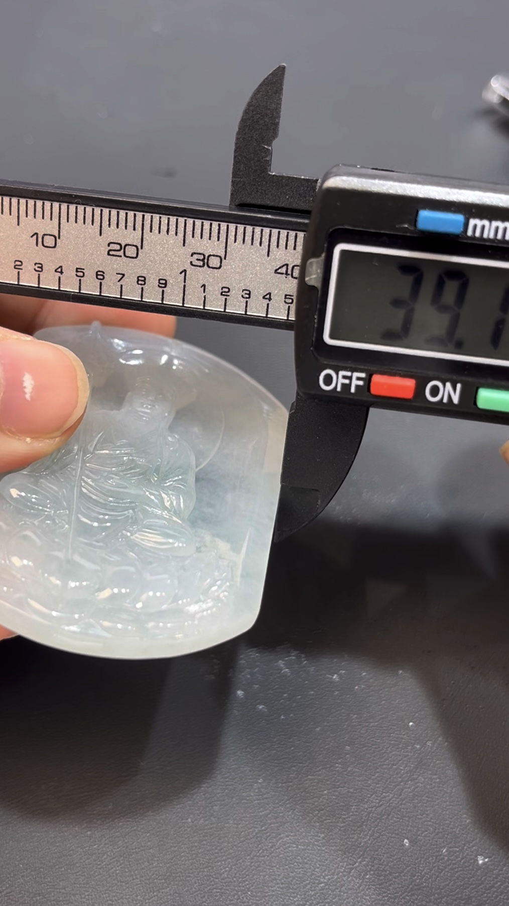 翡翠地藏菩薩吊墜 天然A貨玉雕 質地細膩 雕工精緻 佛教珠寶推薦 編號#634 6 翡翠地藏菩薩吊墜 天然A貨玉雕 質地細膩 雕工精緻 佛教珠寶推薦 編號#634 - Image 6