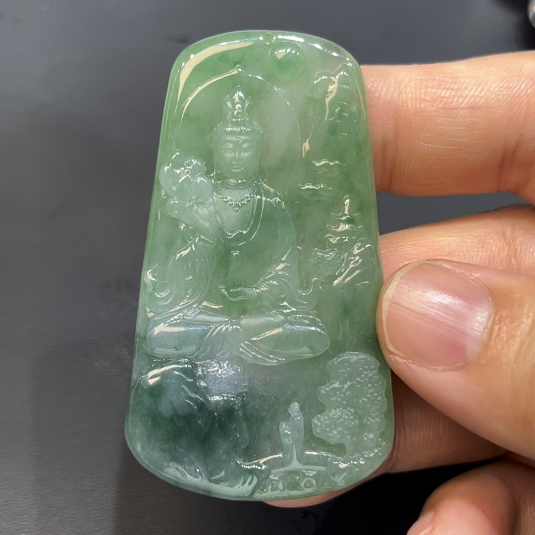 翡翠觀音山水吊墜 背景山水人物 雕工精緻 高級佛教珠寶推薦 編號#636 1 翡翠觀音山水吊墜 背景山水人物 雕工精緻 高級佛教珠寶推薦 編號#636