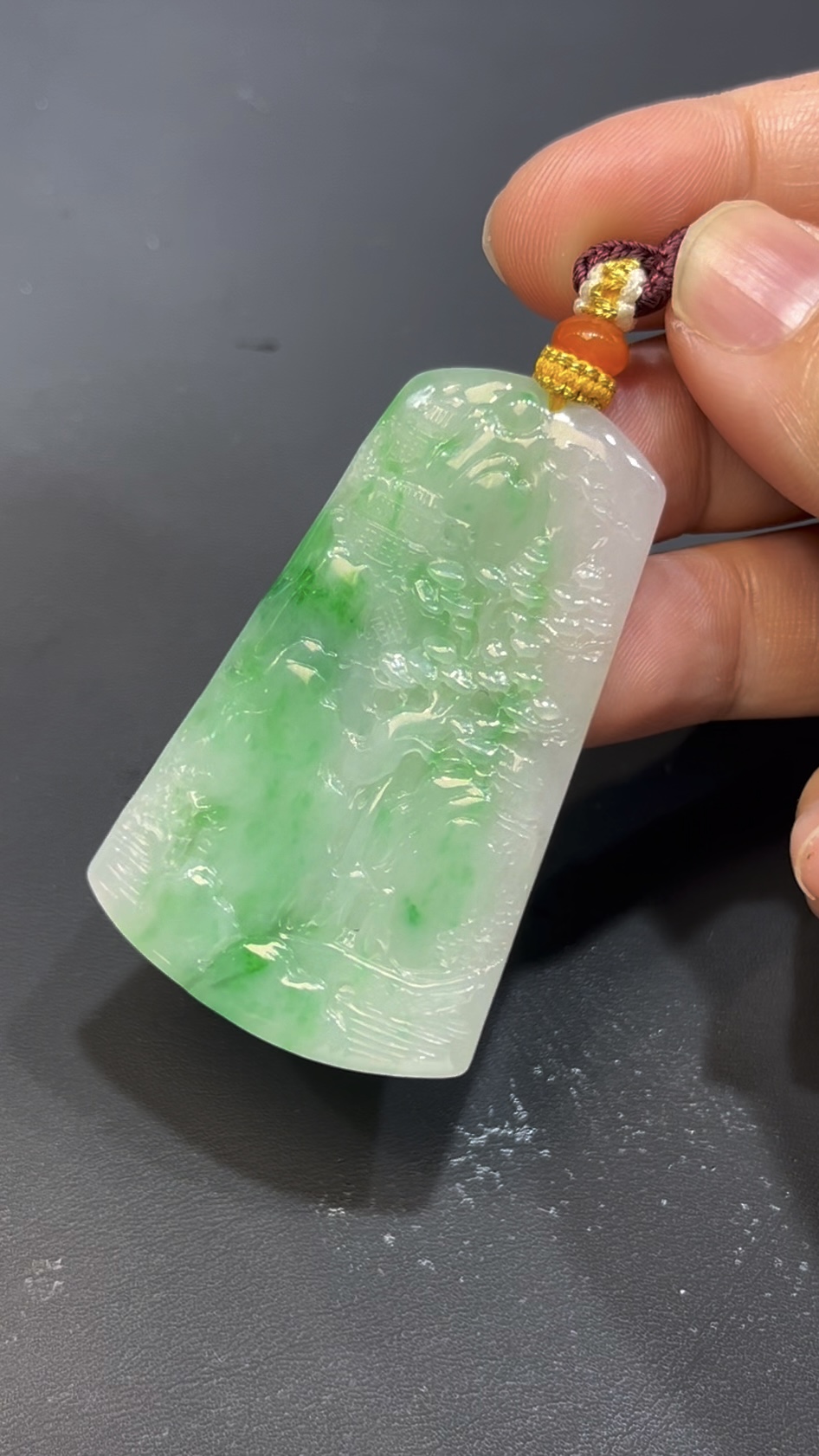 白底青翡翠山水牌吊墜 天然A貨玉雕 質地細膩 雕工精緻 山水意境 高級翡翠收藏推薦 編號638 2 白底青翡翠山水牌吊墜 天然A貨玉雕 質地細膩 雕工精緻 山水意境 高級翡翠收藏推薦 編號638 - Image 2