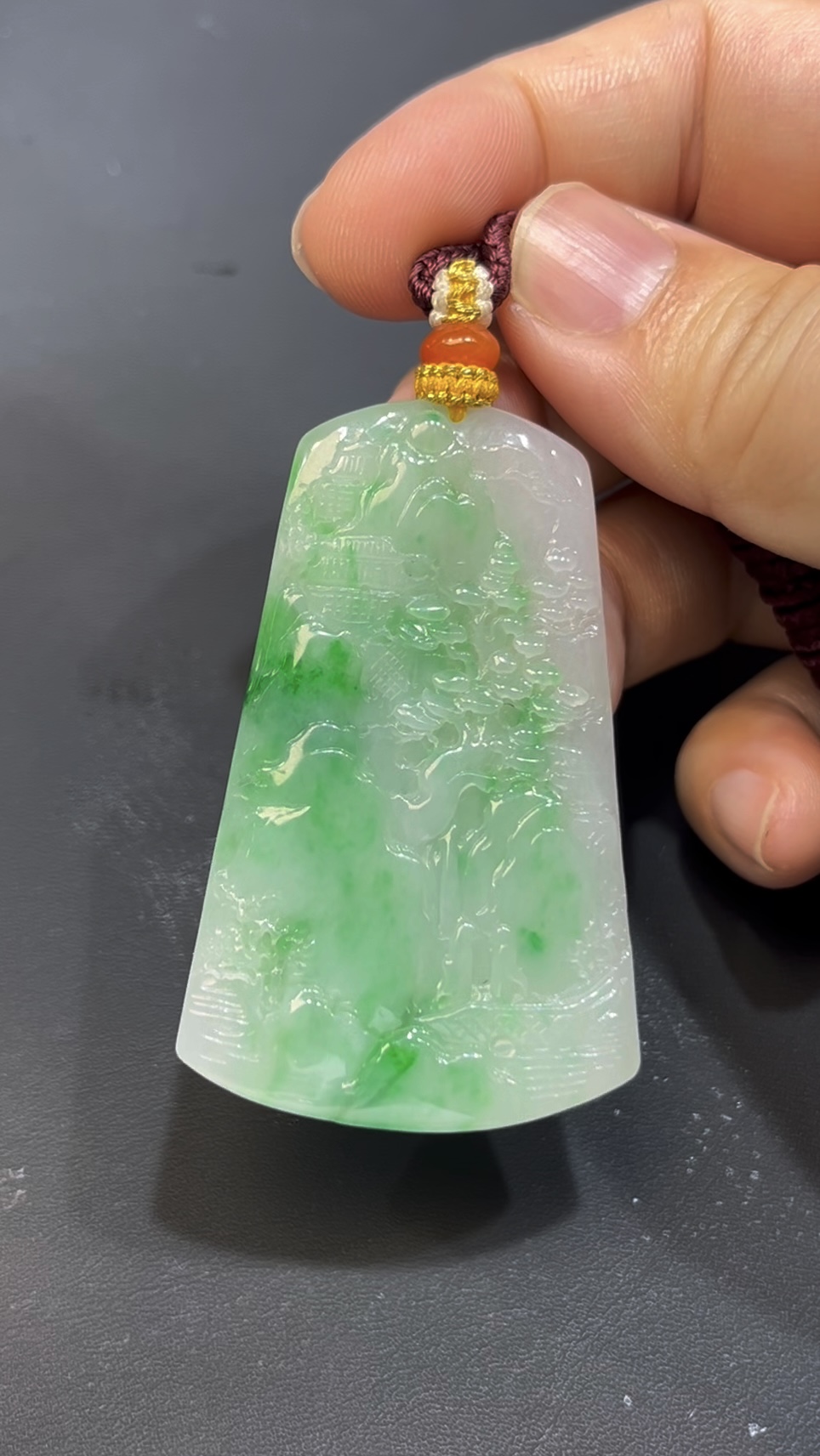 白底青翡翠山水牌吊墜 天然A貨玉雕 質地細膩 雕工精緻 山水意境 高級翡翠收藏推薦 編號638 4 白底青翡翠山水牌吊墜 天然A貨玉雕 質地細膩 雕工精緻 山水意境 高級翡翠收藏推薦 編號638 - Image 4